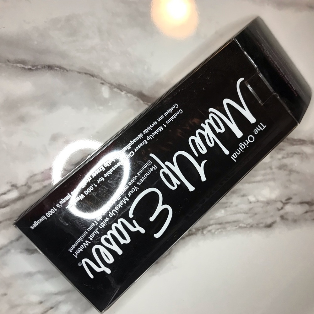 THE ORIGINAL MAKEUP ERASER CLOTH